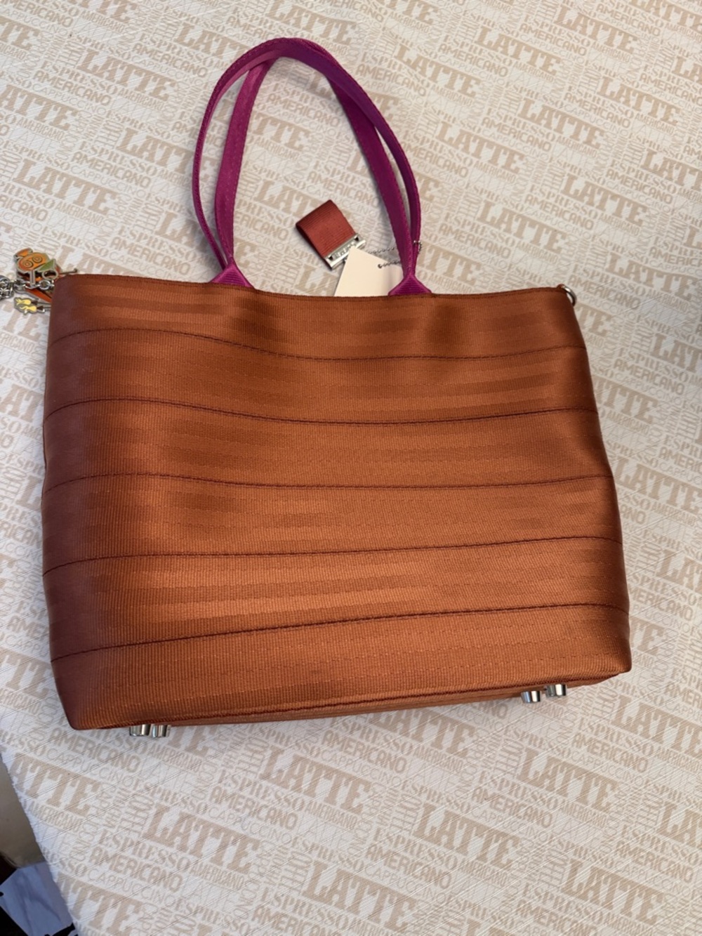 Harveys Trader Sam’s Shag Enchanted Tiki Med Tote - Picture 5 of 7